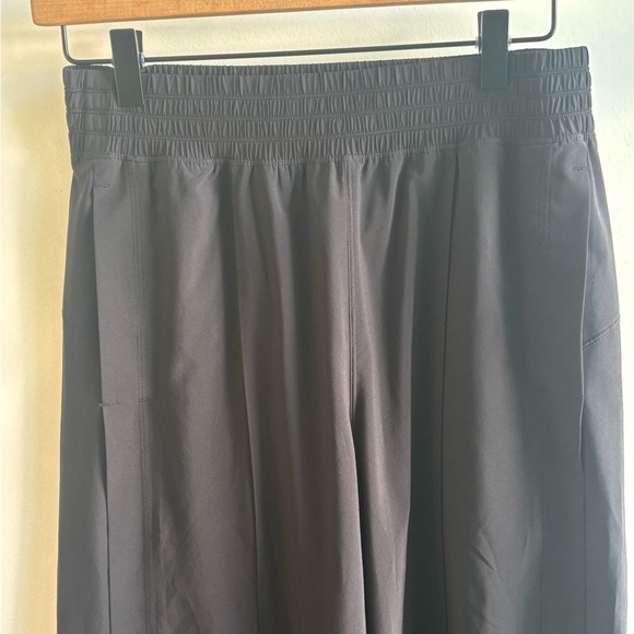 Lululemon Wanderer Culotte 6 Athleisure streetwear yoga workout‎ minimalist - Picture 4 of 9